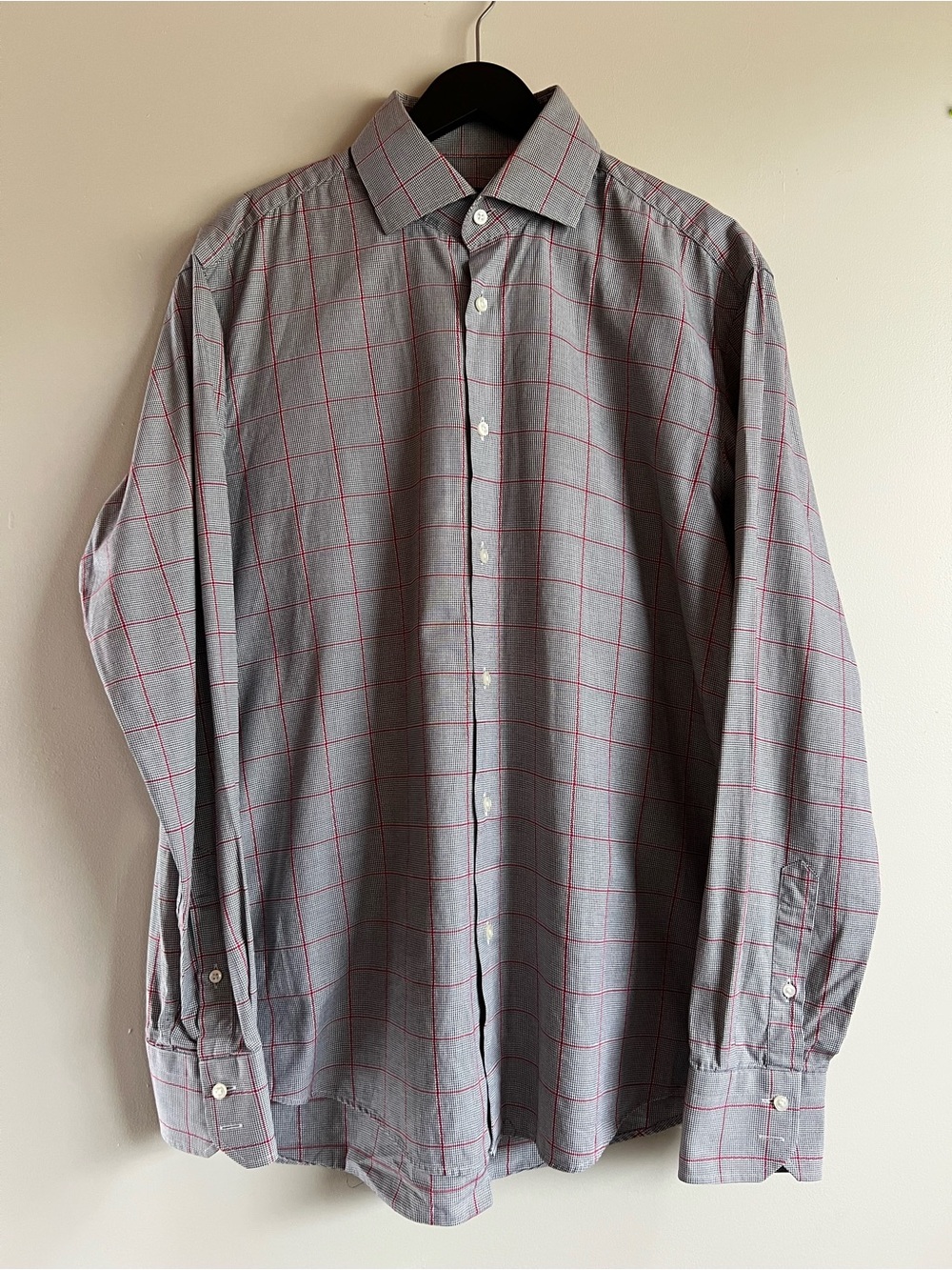 Hugo Boss regular fit size 41 16 red checker black white button-down dress shirt